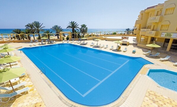 Indoor pool, outdoor pool