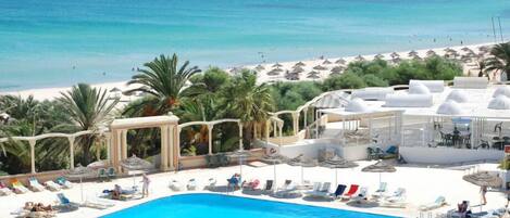 Piscine couverte, piscine extérieure