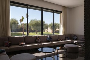 Living area - Luxurious 7 suites villa with a private pool (Marrakesh-Safi)
