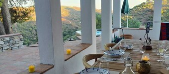 "Finca Millantú" traditional house, with jacuzzi and breathtaking view of the countryside.