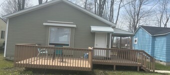 Charming 2-bedroom cottage in delightful Pearl Beach with WiFi, AC