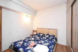 Blackout drapes, iron/ironing board, free WiFi - Sunny apartment on Pushkin street (Yerevan)