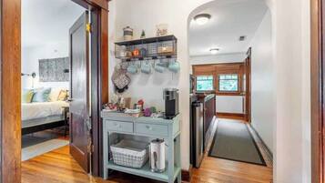 1 soverom, strykejern/-brett, wi-fi (inkludert) og sengetøy