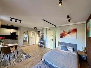 ซูพีเรียอพาร์ทเมนท์, วิวเมือง | ห้องพักตกแต่งอย่างมีเอกลักษณ์, เตารีด/โต๊ะรีดผ้า, Wi-Fi ฟรี, ผ้าปูที่นอน