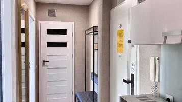 Standaard appartement, uitzicht op stad | Privékeuken | Een koffiezetapparaat/waterkoker, een waterkoker