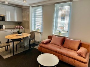 Deluxe Apartment | Living area