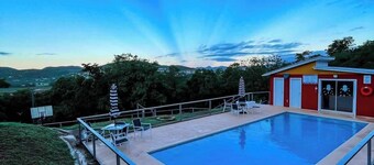 Spacious 4-bedroom farmhouse in charming Yauco with AC