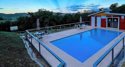 Spacious 4-bedroom farmhouse in charming Yauco with AC