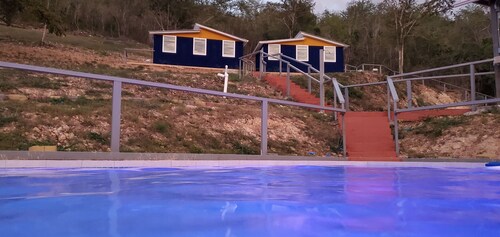 Spacious 4-bedroom farmhouse in charming Yauco with AC