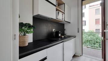 Apartment, 2 Schlafzimmer, Balkon | Eigene Küche | Kühlschrank, Mikrowelle, Ofen, Herdplatte