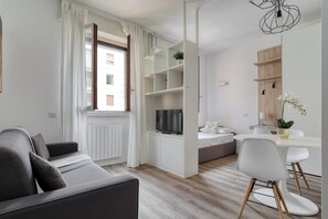 Classic Apartment, City View | Free WiFi - Delightful studios near Parco Tre Torri (Milan)
