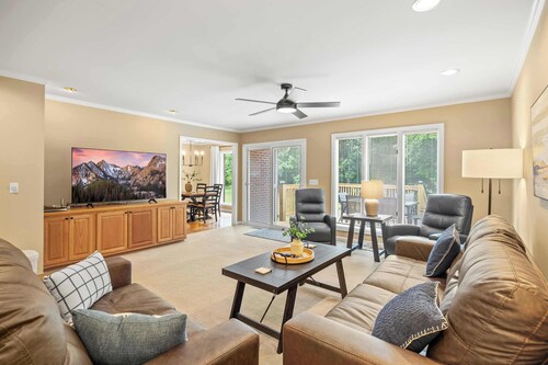 Cookeville Family  Retreat 3BR Home with Yard Close to TTU & Town