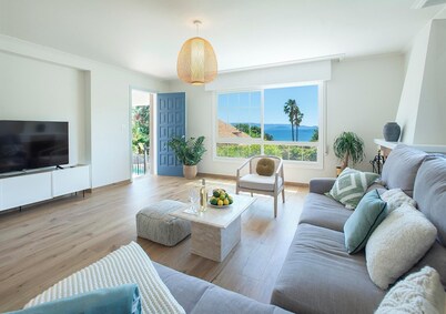 Casa Agarimo - Four Bedroom Villa, Sleeps 10