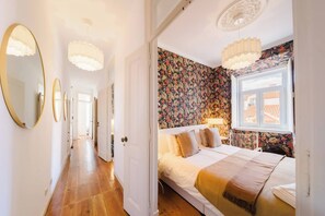 4 bedrooms, iron/ironing board, free WiFi, bed sheets