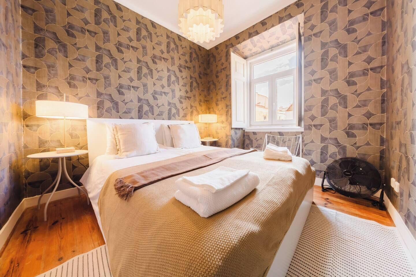 4 bedrooms, iron/ironing board, free WiFi, bed sheets