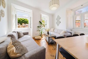Living area - Alfama Retreat: 4BR with Breathtaking River Views (Lisbon)