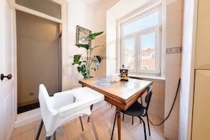 Dining - Alfama Retreat: 4BR with Breathtaking River Views (Lisbon)