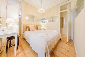 4 chambres, fer et planche à repasser, Wi-Fi gratuit, draps fournis
