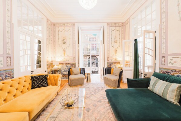 Een smart-tv en een kantoor