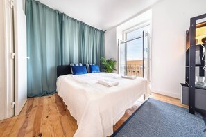 Room - Riverfront Elegance | 4+1BR Spacious Retreat (Lisboa)