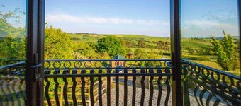 Peace Apartment With Views Near Gorey