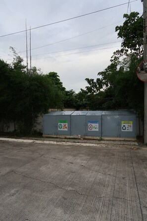 Gemeinsamer Schlafsaal, 2 Schlafzimmer, barrierefrei, Poolblick | UnterkunftsgelÀnde