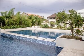Gemeinsamer Schlafsaal, 2Â Schlafzimmer, barrierefrei, Poolblick | Pool | AuĂenpool