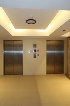 Dormitorio compartido, 2 habitaciones, con acceso para personas discapacitadas, vista a la alberca | Interior