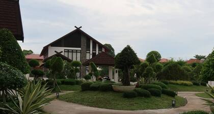 Room-spacious Fully Furnished 2BR Condo