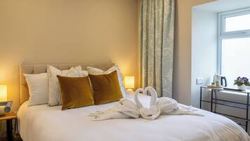 Double Room | Premium bedding, memory foam beds, free WiFi, bed sheets