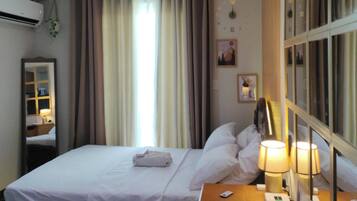 Studio, 1 Bedroom, Accessible, Smoking | 1 bedroom