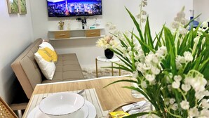 Condo, 1 habitación, con acceso para personas discapacitadas, para fumadores | Comedor
