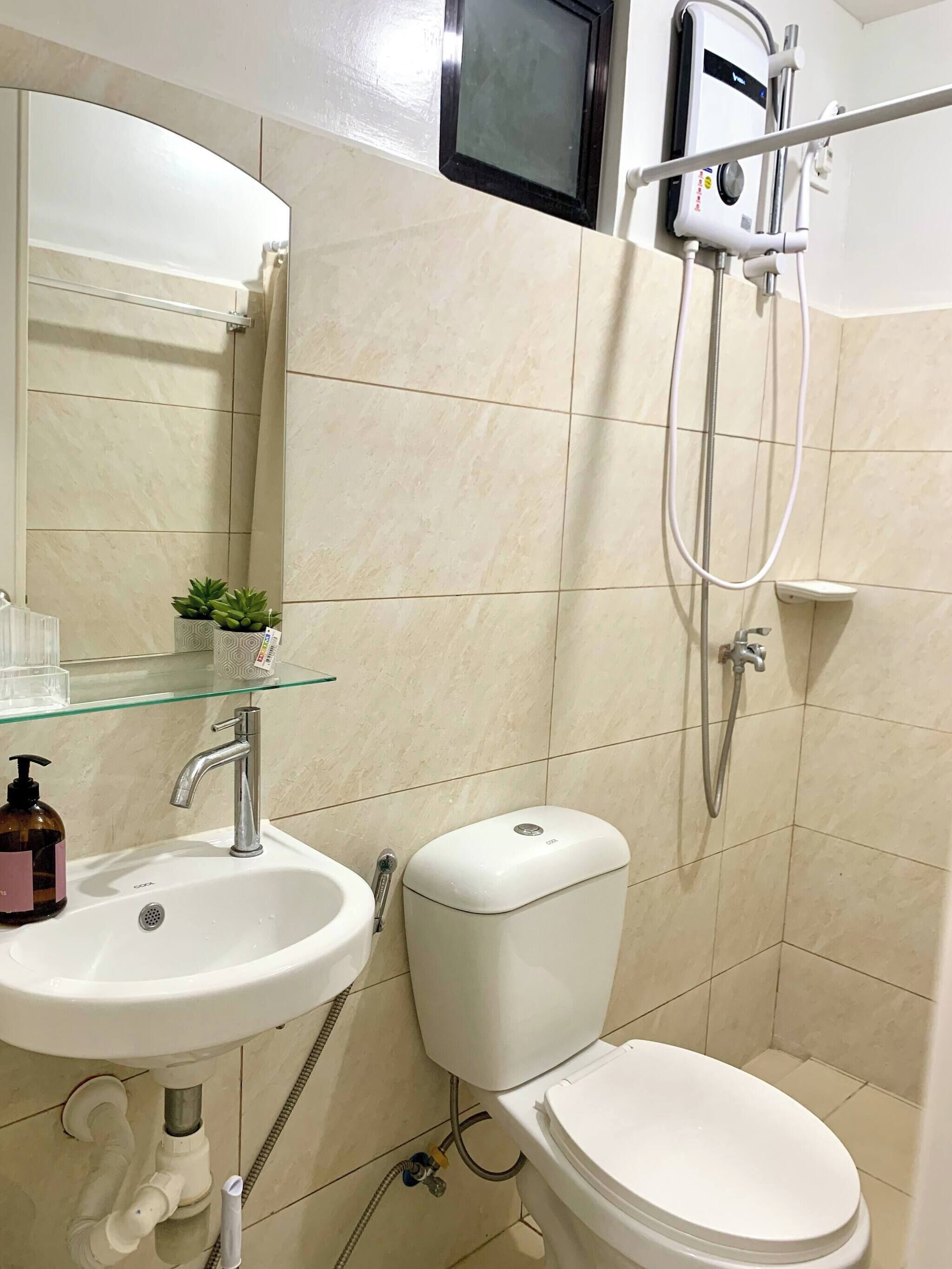 Condo, 1 Bedroom, Accessible, Smoking | Bathroom amenities