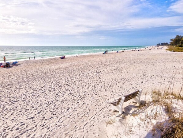 Beach nearby, sun loungers, beach towels