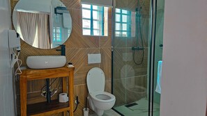 Luxury Room, Ocean View | Bathroom | Shower, hair dryer, bathrobes, towels - Ziba Beach Resort  (Lekki)