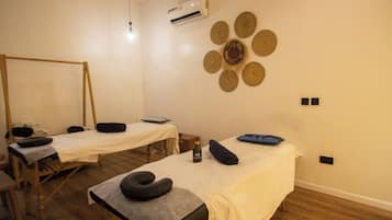 Deep-tissue massages, Swedish massages, 1 treatment room