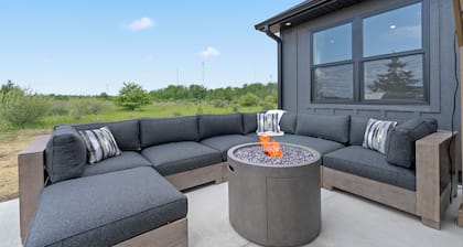 Humbug Abode - located on beautiful 5 acres, minutes drive to Sister Bay