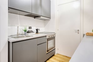 Comfort Apartment, City View | Private kitchen