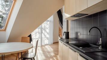 Family Penthouse, 2 Bedrooms, Balcony, Tower | Private kitchen | Full-sized fridge, microwave, stovetop, dishwasher