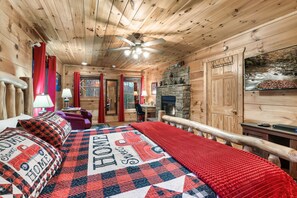 2 bedrooms, desk, iron/ironing board, WiFi - Mountain Charm Meets Modern Comfort (Sevierville)