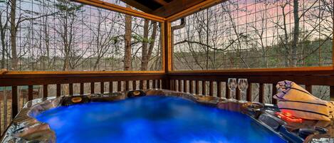 Tina de hidromasaje al aire libre