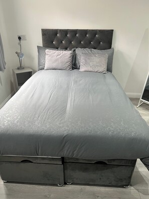 1 habitación, wifi gratis y ropa de cama