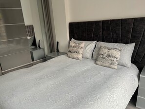 1 bedroom, free WiFi, bed sheets
