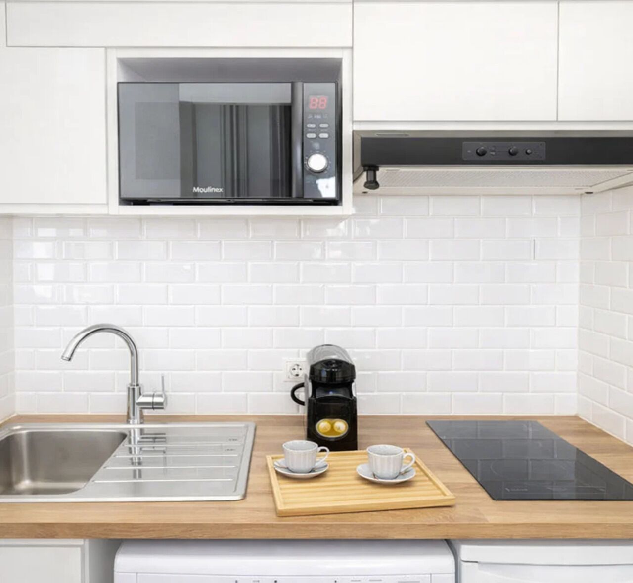 プレミアム スタジオ コートヤードビュー | 専用キッチン | エスプレッソマシン、電気ポット、トースター、冷凍庫