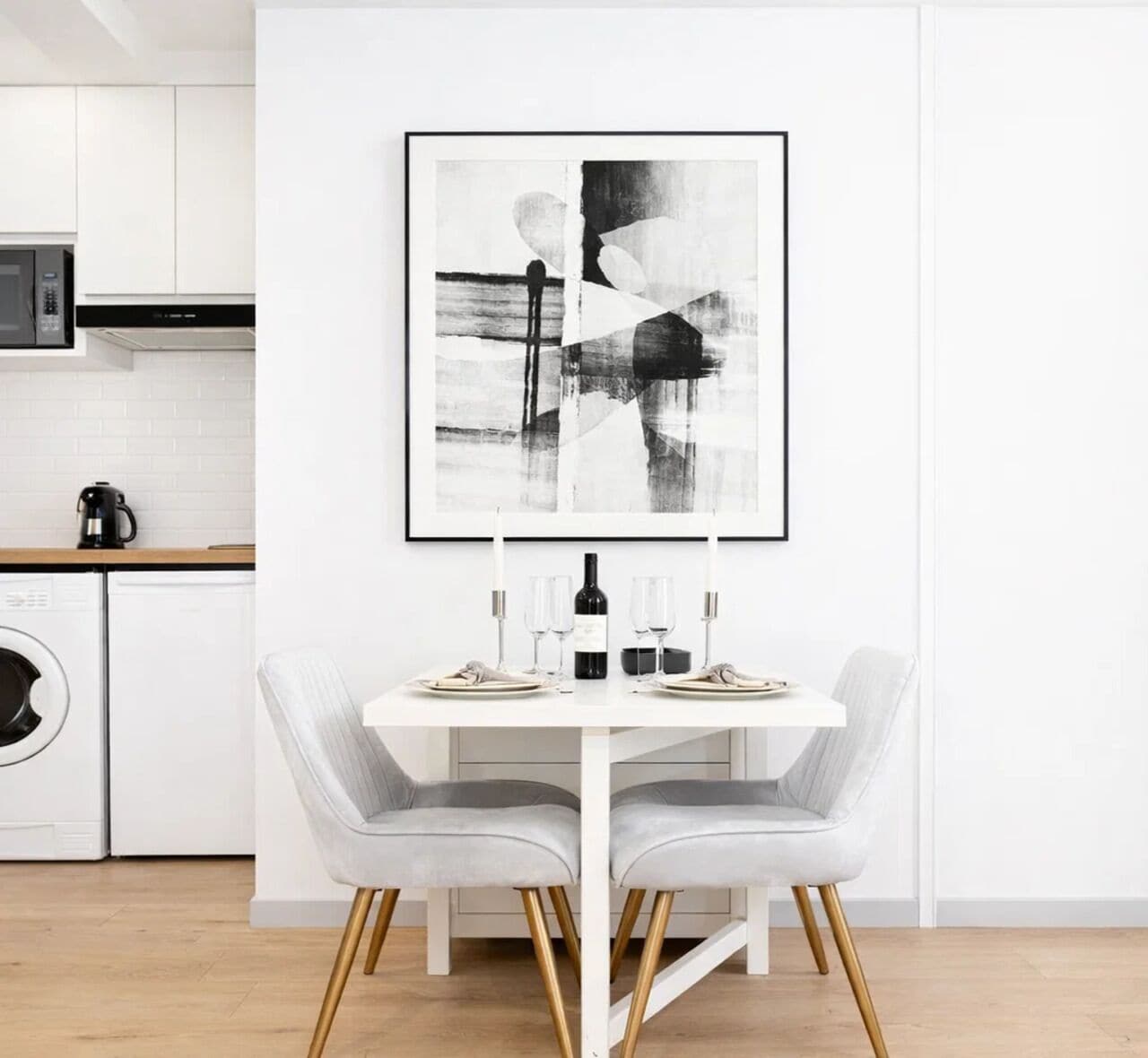 Premium Studio, Courtyard View | Ruang tamu | 80 cm sebuah televisyen pintar dengan digital 