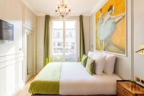 Apartment, City View | Hypo-allergenic bedding, pillowtop beds, in-room safe - Merveil Luxury Suites - Opera I-II (Paris)