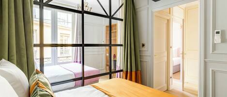 Apartamento, vista para a cidade | Roupas de cama antialérgicas, camas com colchões pillow-top