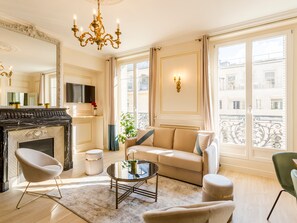 Apartment, City View | Living area