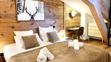 2 slaapkamers, een strijkplank/strijkijzer, internet, beddengoed