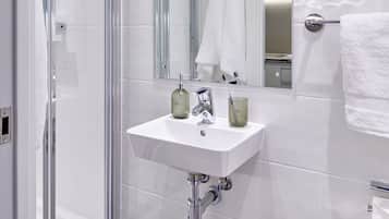 Studio, Non Smoking | Bathroom